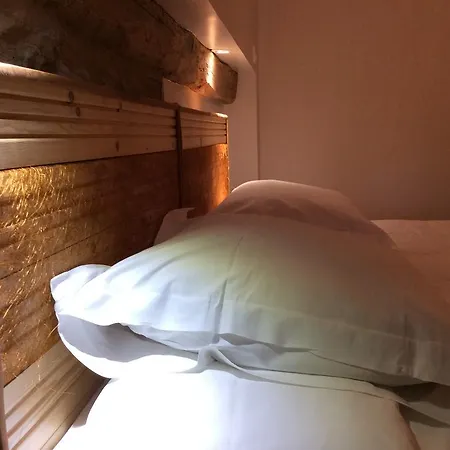 Bed and Breakfast Domaine de Noyer à Saint-Christophe-en-Brionnais Chambre photo