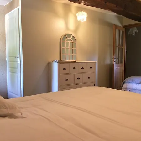 Bed and Breakfast Domaine de Noyer à Saint-Christophe-en-Brionnais Chambre photo